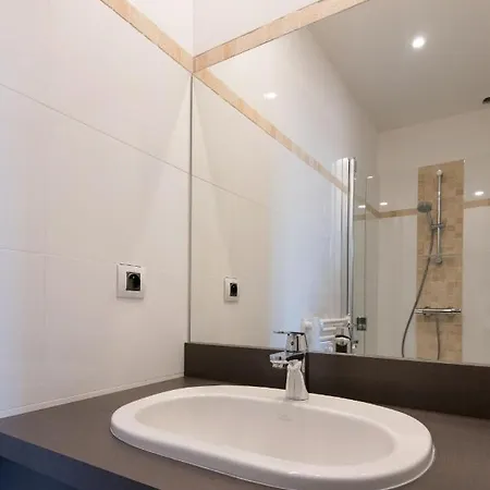 Maison Le Clos Neraud Avec Piscine Et *